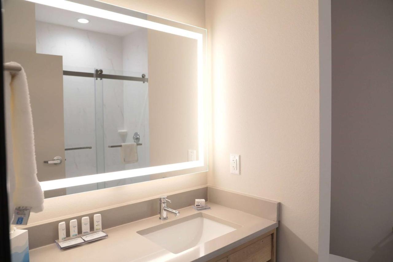 The Elm, A Ramada By Wyndham Hotel Little Elm ภายนอก รูปภาพ