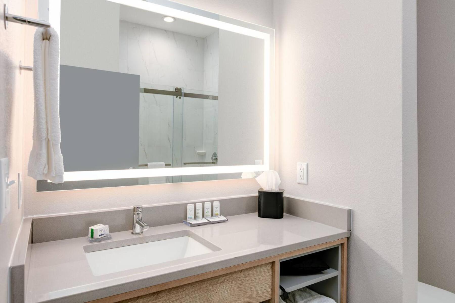The Elm, A Ramada By Wyndham Hotel Little Elm ภายนอก รูปภาพ